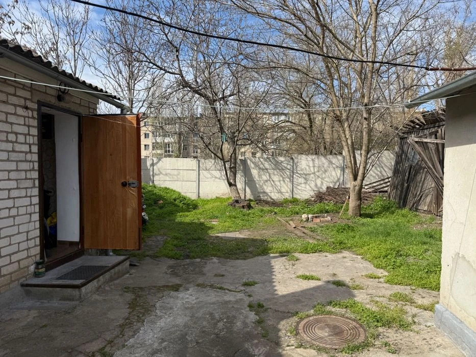 Продажа квартиры на земле в районе Центрального рынка .