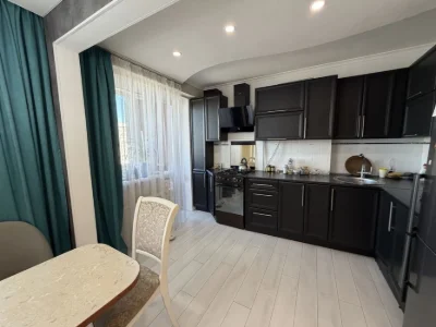 Продам 3к квартиру в Центрі міста, Пр. Центральний