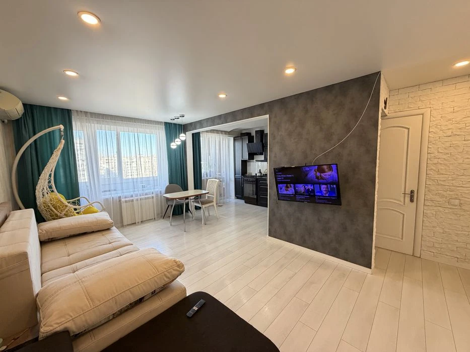 Продам 3к квартиру в Центрі міста, Пр. Центральний