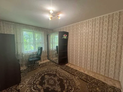 Продаю 3 комнатную квартиру на пр Корабелов 4  и1