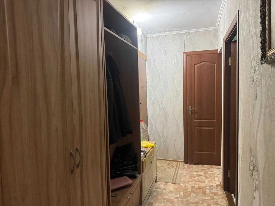 Продаю 3 комнатную квартиру на пр Корабелов 4  и1