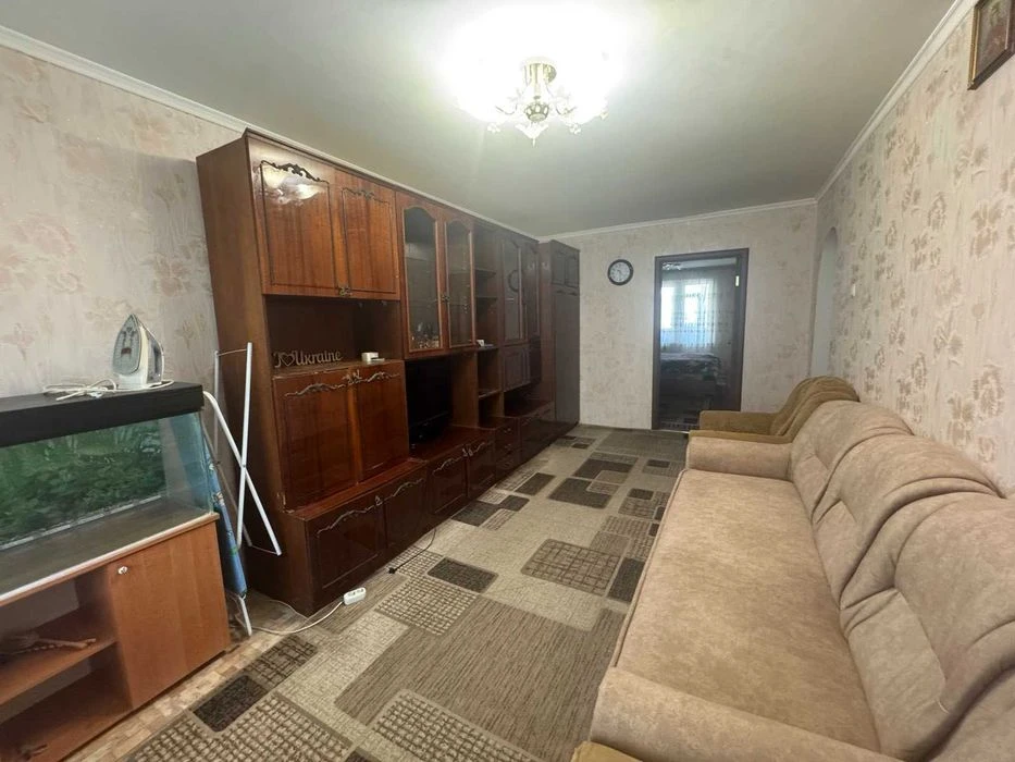 Продаю 3 комнатную квартиру на пр Корабелов 4  и1
