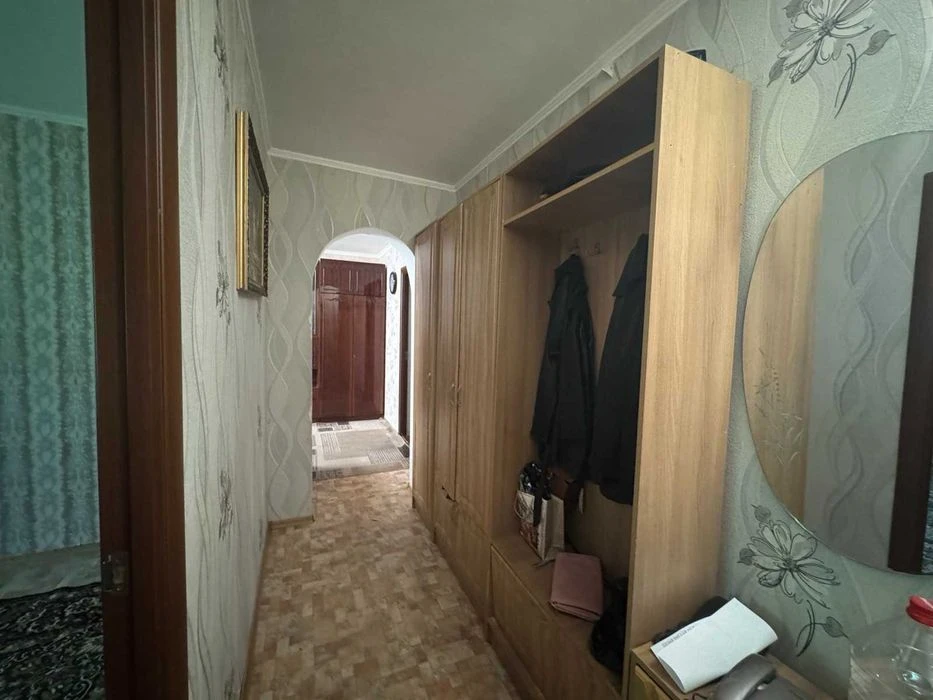 Продаю 3 комнатную квартиру на пр Корабелов 4  и1