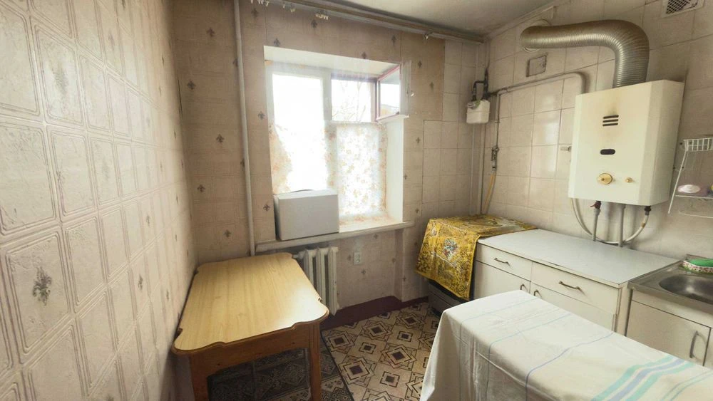 Продаж • 3к квартира • 56 м² • 4/5 поверх • Космонавтів • #1