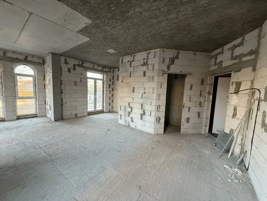 Продаю студию  в самому центре г Николаев 43м2