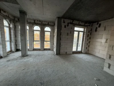 Продаю студию  в самому центре г Николаев 43м2