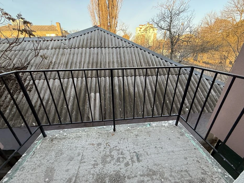 Продаю студию  в самому центре г Николаев 43м2