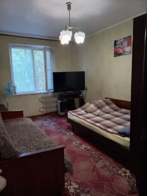 Продаю 2-х ком квартиру район Площадь Победы