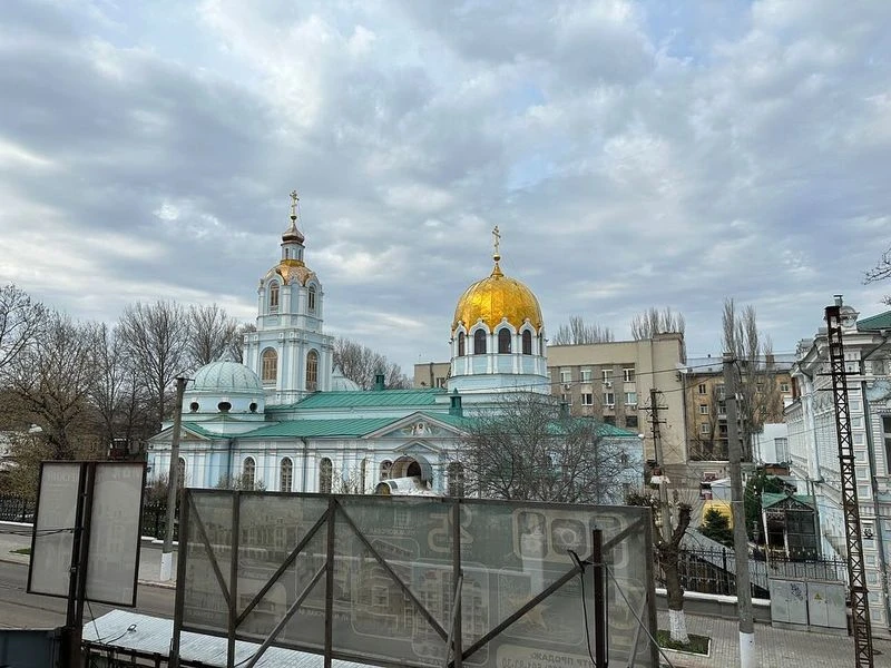 Срочная продажа 3 к с двумя паркоместами в самом центре горо