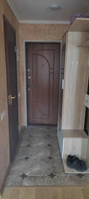Продаю в Корабельном районе  1 к. квартиру