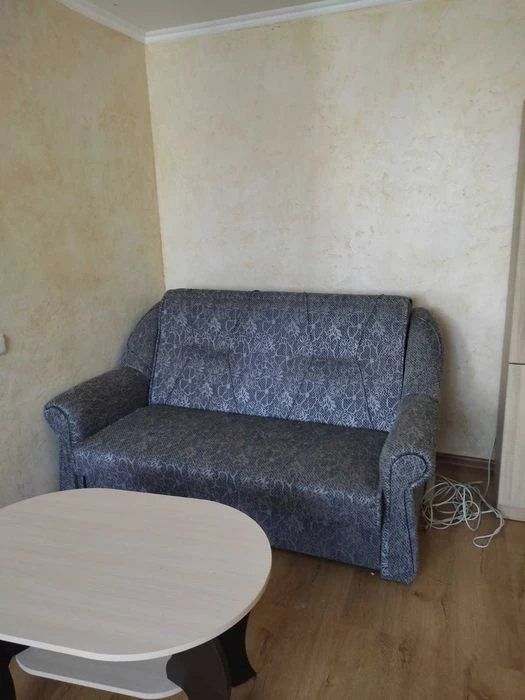 Продаю в Корабельном районе  1 к. квартиру