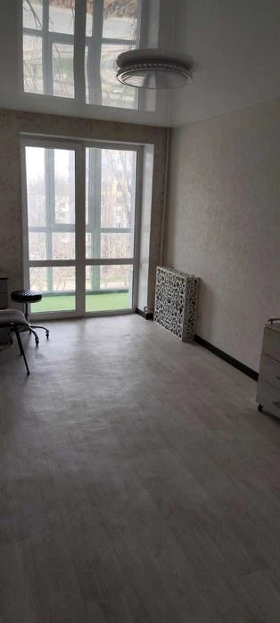 продаю 4 кімнатну стильну квартиру на площі Перемоги, можлив