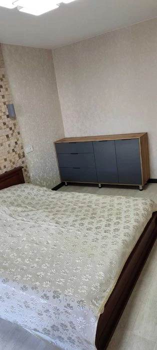 продаю 4 кімнатну стильну квартиру на площі Перемоги, можлив