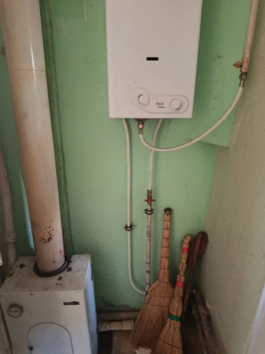 Продаю 3к/кв ул.Пушкинская ,гараж,закрытый двор 32000$