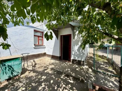 Продаю 1-кімнатну квартиру на землі, вул. Погранична, р-н "Б
