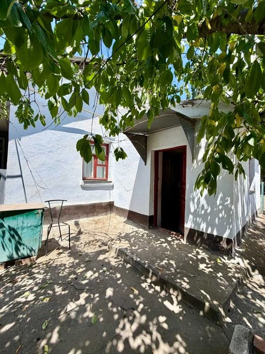 Продаю 1-кімнатну квартиру на землі, вул. Погранична, р-н "Б