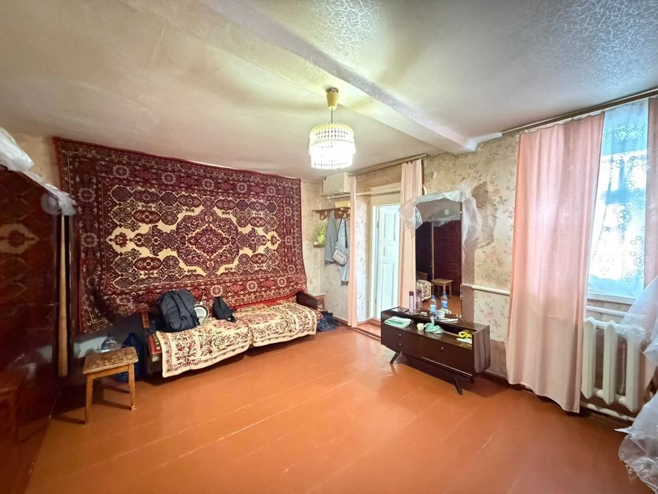 Продаю 1-кімнатну квартиру на землі, вул. Погранична, р-н "Б