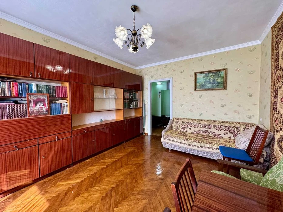 Продаю 2-кімнатну квартиру, Центр, Адмірала Макарова / Собор