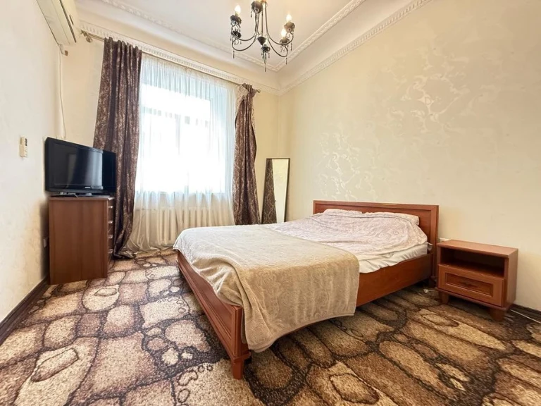Продажа 1к квартиры в самом центре города.