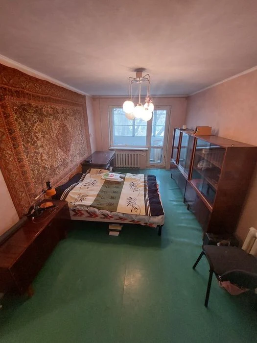 Третя Слобідська/ продам Трьохкімнатну квартиру