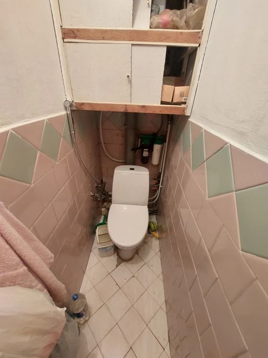Третя Слобідська/ продам Трьохкімнатну квартиру
