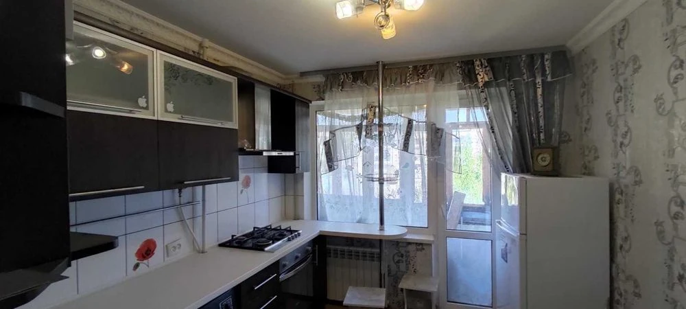 Продажа 1 крупногабаритной квартиры в центре Корабельного ра