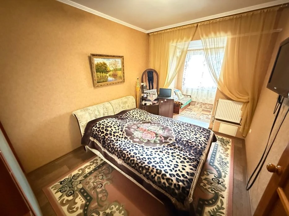 Продам отличную 2х комнатную квартиру в Корабельном районе.