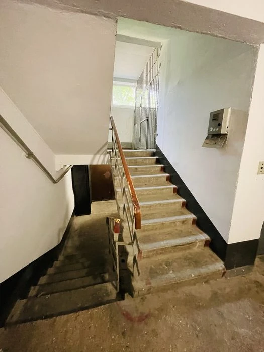 Продам 3 кімнатну квартиру пр Центральний - 6 Слобідська