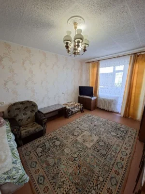 Продаю 1 к. кв. пр. Миру-Театральна
