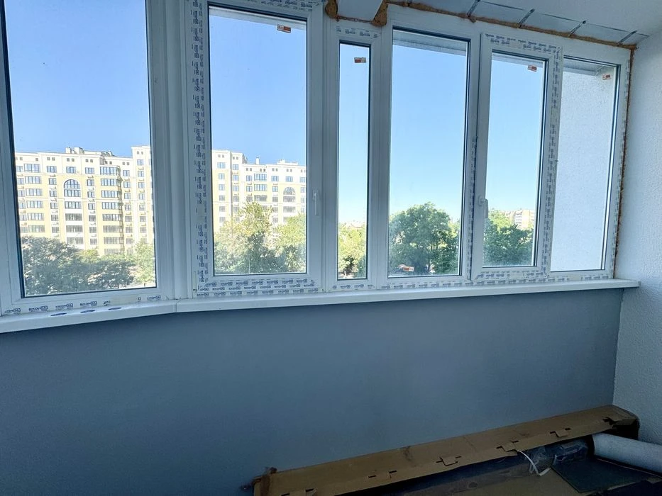 Продам квартиру в новобудові! Центр!4поверх