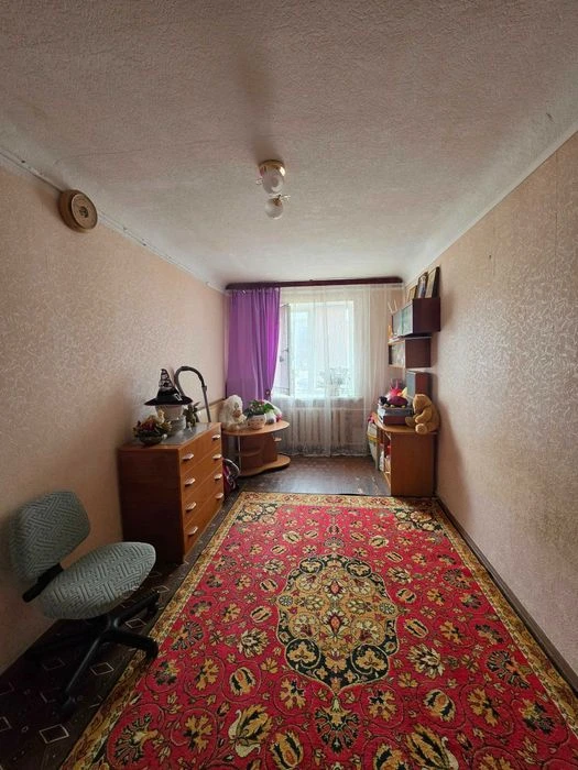 Продам 3-Х КВ.,Космонавтів 122,2/5,цегляний