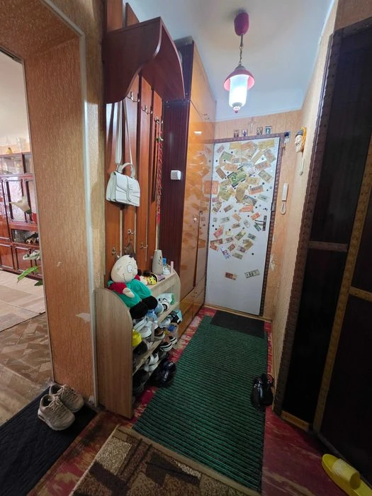 Продам 3-Х КВ.,Космонавтів 122,2/5,цегляний