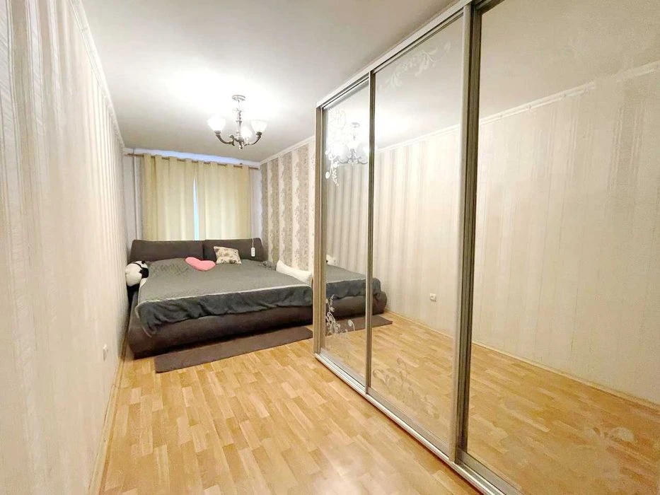Продаю  3к квартиру в центрі  Корабельного. Заходь і живи! С