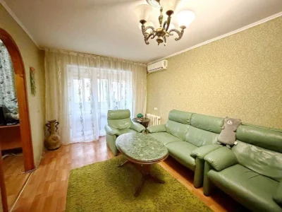 Продаю  3к квартиру в центрі  Корабельного. Заходь і живи! С