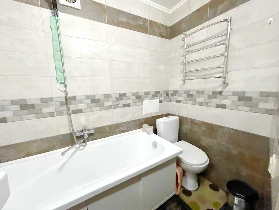 Продаю  3к квартиру в центрі  Корабельного. Заходь і живи! С