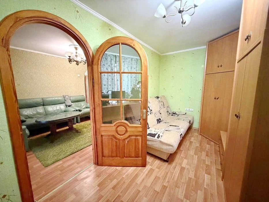 Продаю  3к квартиру в центрі  Корабельного. Заходь і живи! С
