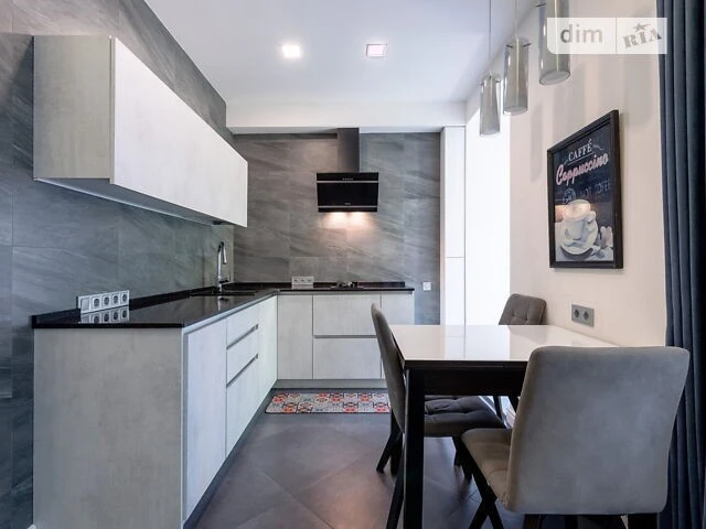 Продаж 2к квартири 54.7 кв. м на вул. Басейна 17 • ID 347229
