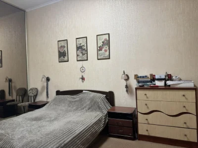 Без комісії для покупця трикімнатна квартира в центрі біля д