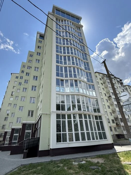 3-кімнатна квартира 100м2 у новому будинку Центр