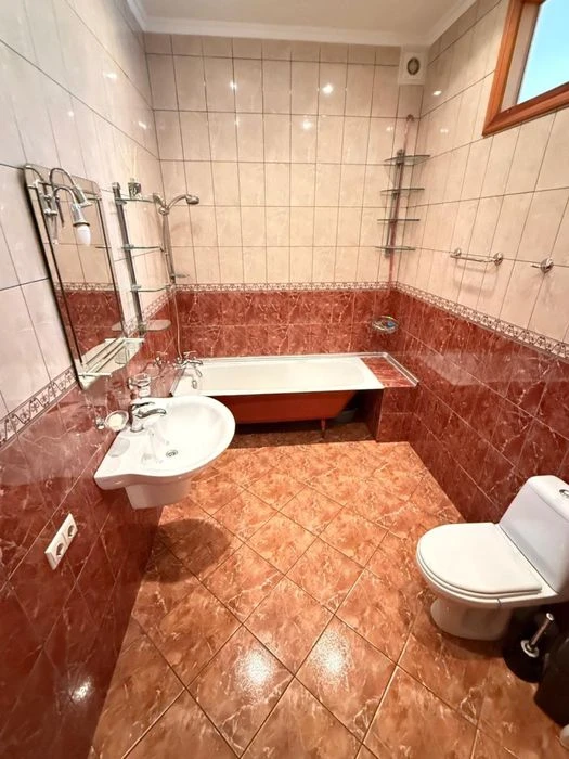 Продам!! 2-кімнатна квартира Центр з ремонтом_сертифікат, ва