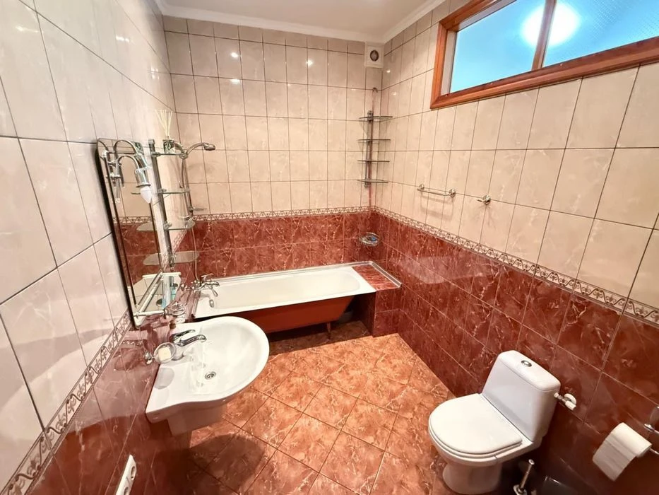 Продам!! 2-кімнатна квартира Центр з ремонтом_сертифікат, ва