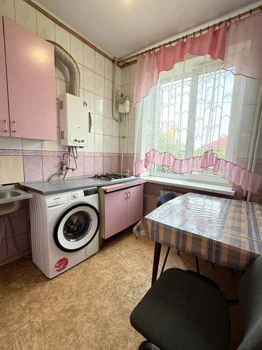 Продам квартиру 1-кімнатна у гарному стані Ліски вул.Леванев