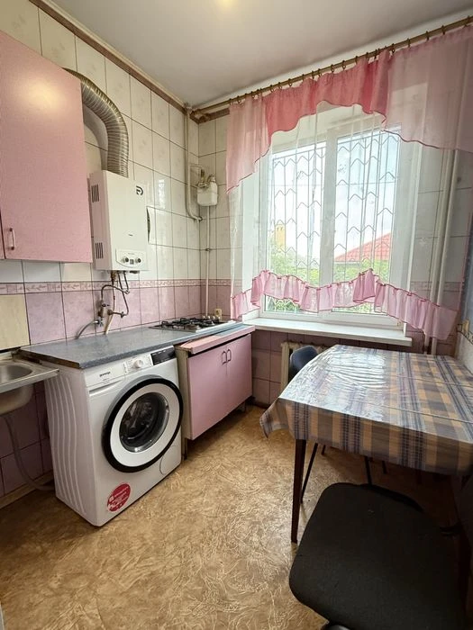 Продам квартиру 1-кімнатна у гарному стані Ліски вул.Леванев