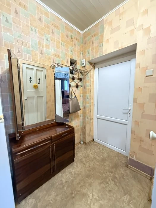 Продам квартиру 1-кімнатна у гарному стані Ліски вул.Леванев