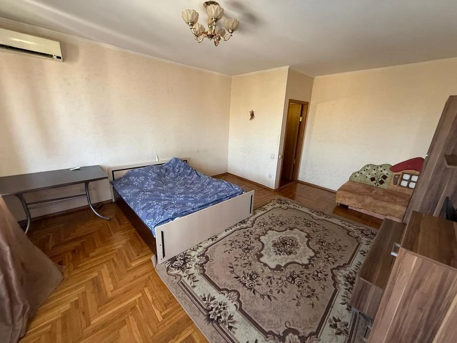 Продаю крупногабаритную 1к квартиру.