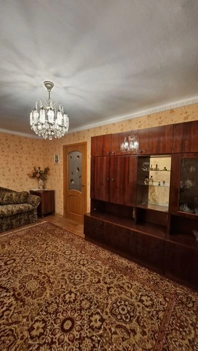 Продам 2х комнатную квартиру на Космонавтов