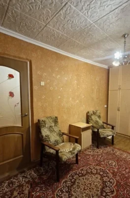 Продам 2х комнатную квартиру на Космонавтов