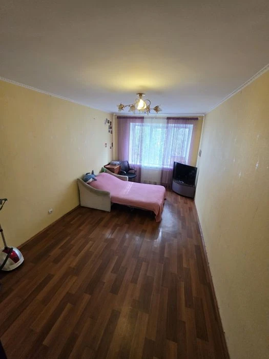 Продаж 2 кімнатна  квартира автономка Центр