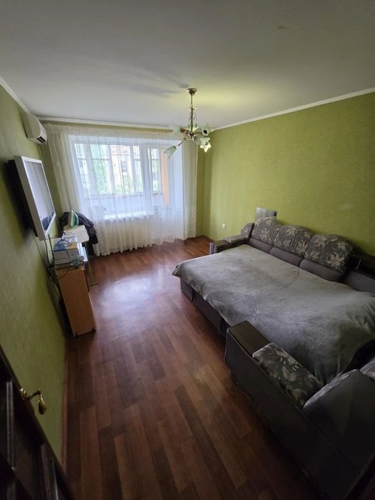 Продаж 2 кімнатна  квартира автономка Центр