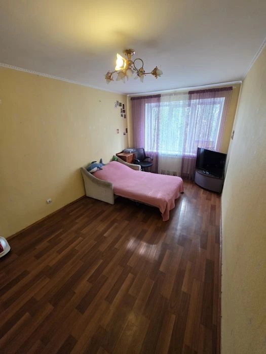 Продаж 2 кімнатна  квартира автономка Центр